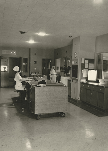 1956. Post-operative intensive care unit